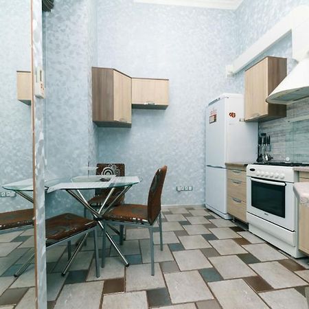 Stylish Two-Level Flat 2 Min From Khreschatyk Kiev Exterior foto