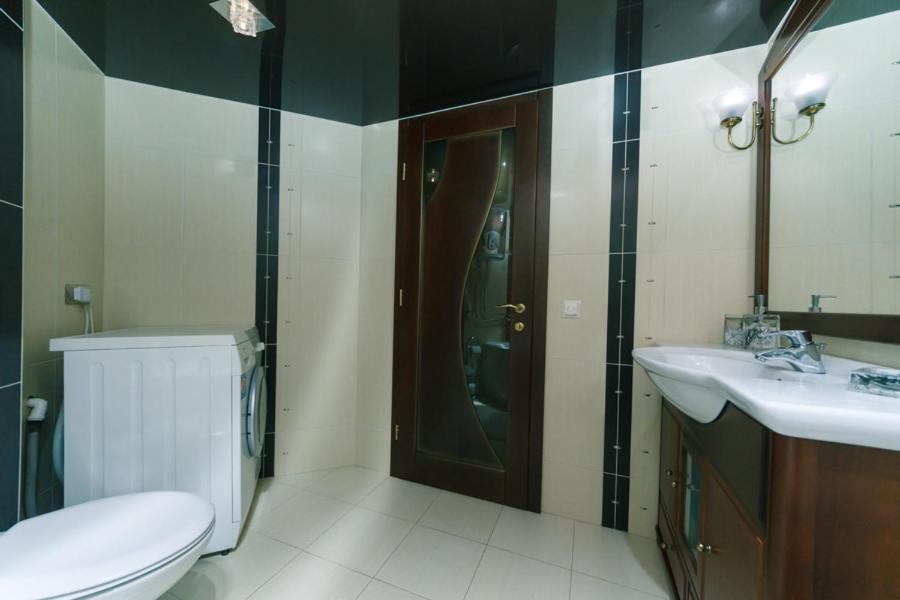 Stylish Two-Level Flat 2 Min From Khreschatyk Kiev Exterior foto