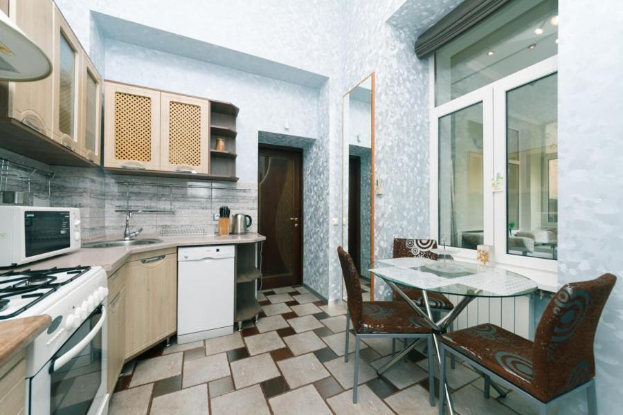 Stylish Two-Level Flat 2 Min From Khreschatyk Kiev Exterior foto
