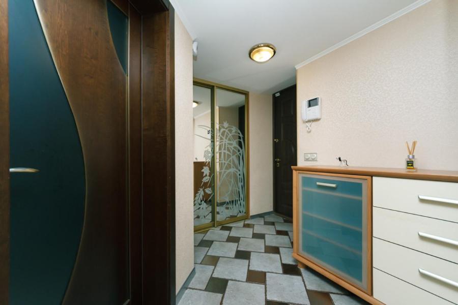 Stylish Two-Level Flat 2 Min From Khreschatyk Kiev Exterior foto